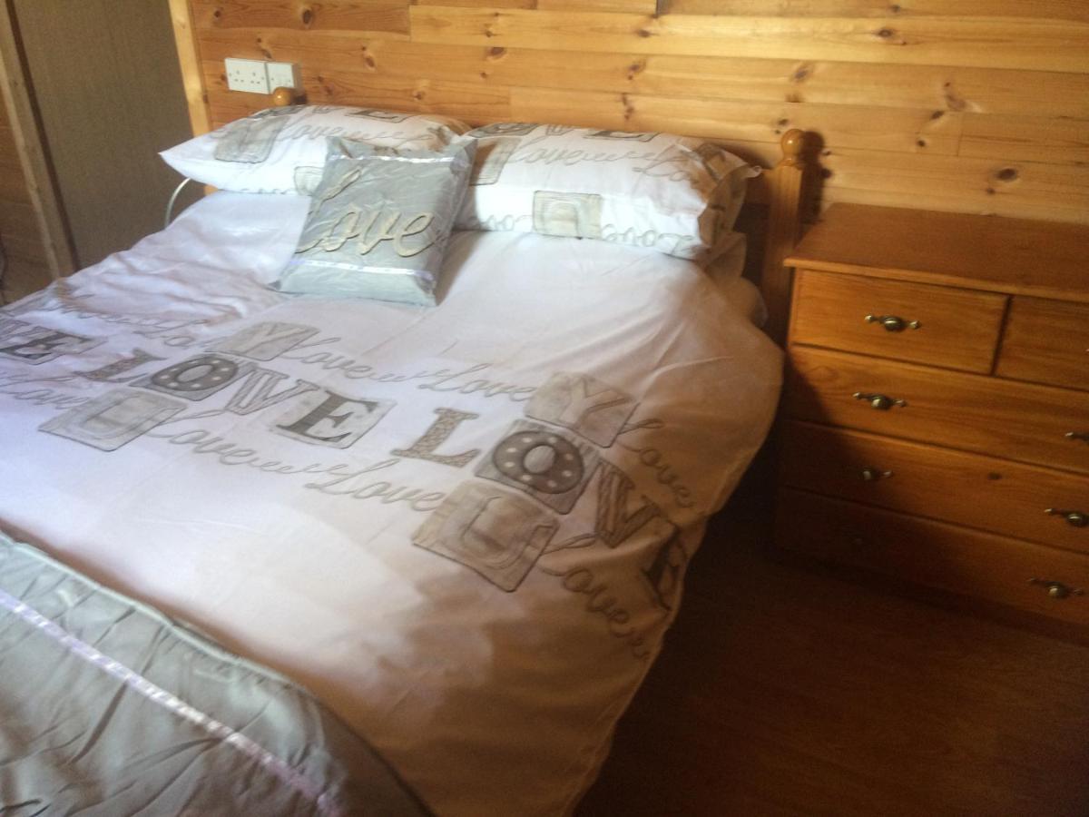 Log House Hideaway Villa Johnswell Luaran gambar